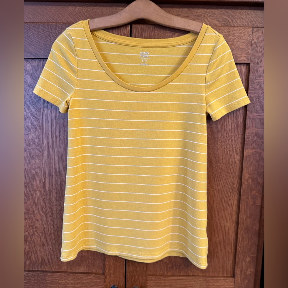 Scoop neck tee. Yellow with white stripes. Old Navy. Small.
